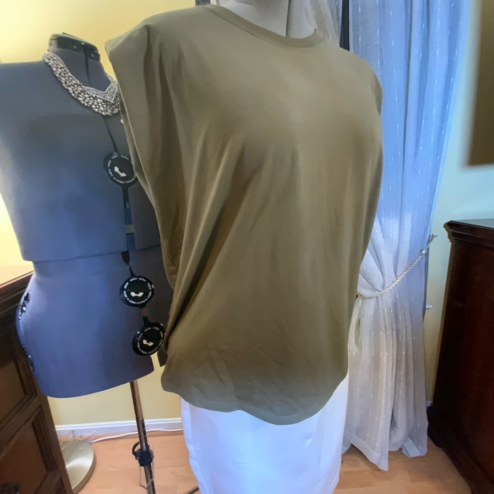 NWT Calvin Klein T